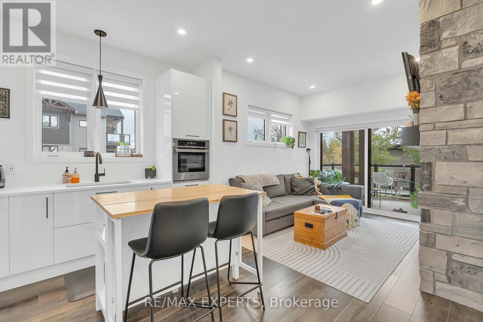 101 - 22 Beckwith Lane, Blue Mountains, Ontario  L9Y 3B6 - Photo 12 - X12725234