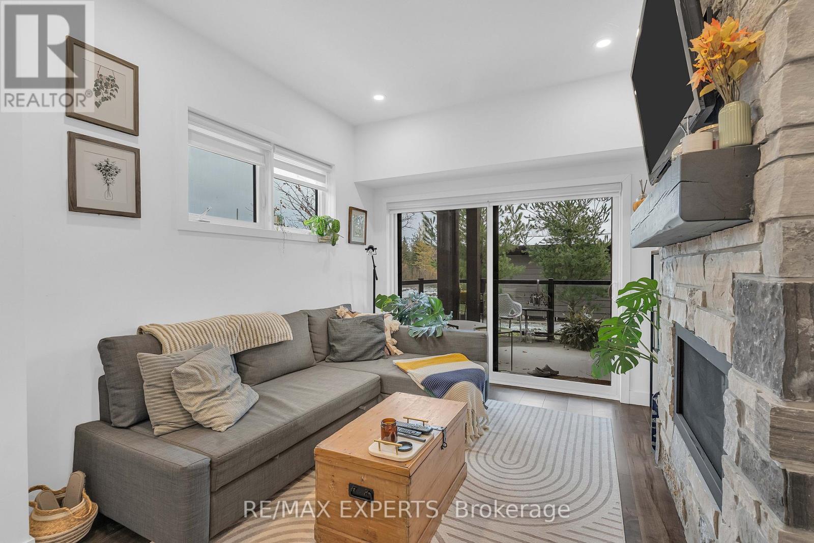 101 - 22 Beckwith Lane, Blue Mountains, Ontario  L9Y 3B6 - Photo 13 - X12725234