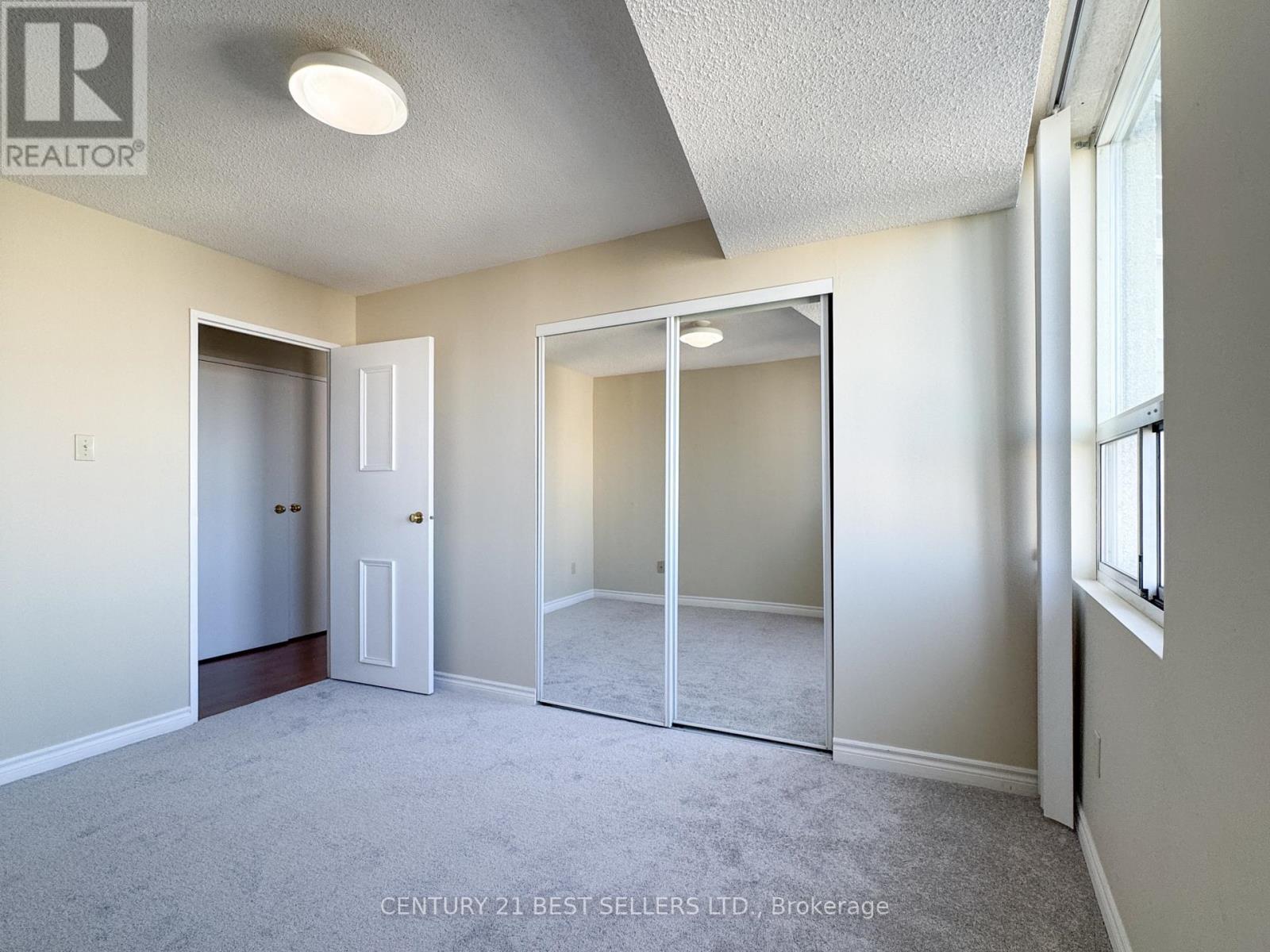 1803 - 3650 Kaneff Crescent, Mississauga, Ontario  L5A 4A1 - Photo 12 - W12416499