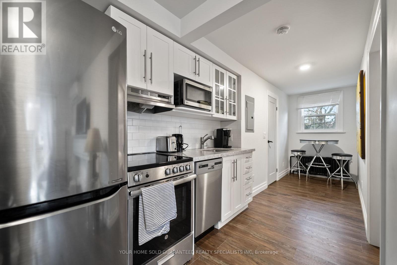 2014 Edinburg Drive, Burlington, Ontario  L7R 2C9 - Photo 13 - W12723608