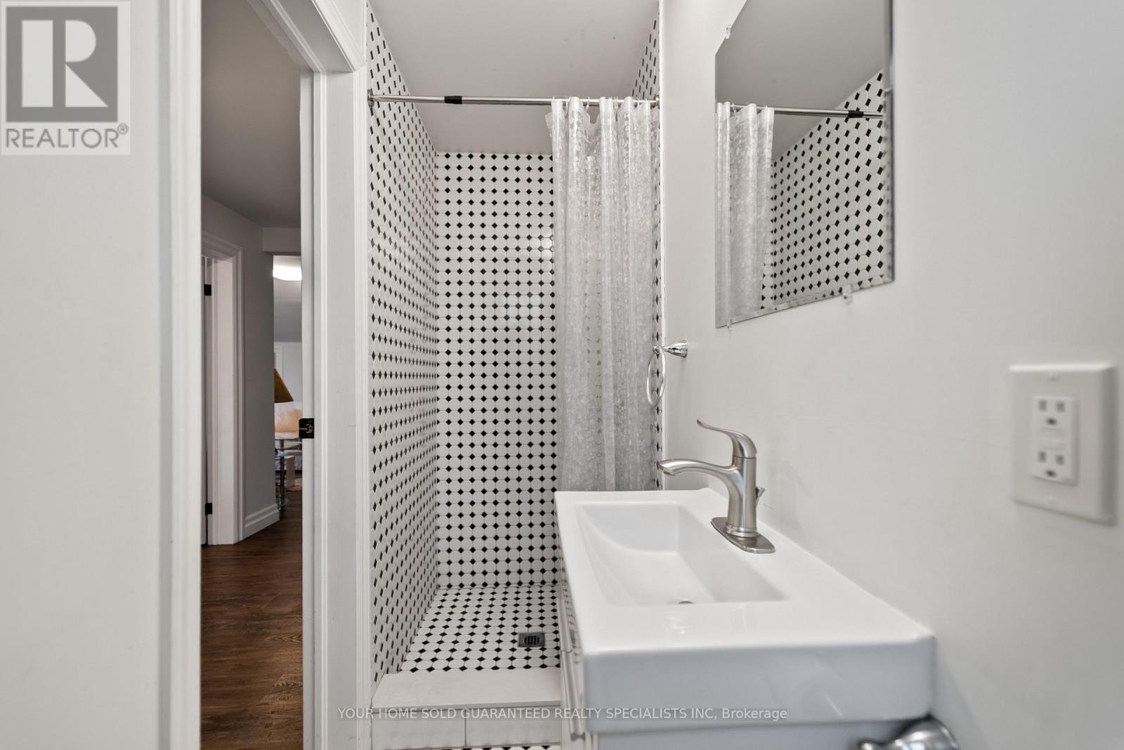 2014 Edinburg Drive, Burlington, Ontario  L7R 2C9 - Photo 15 - W12723608