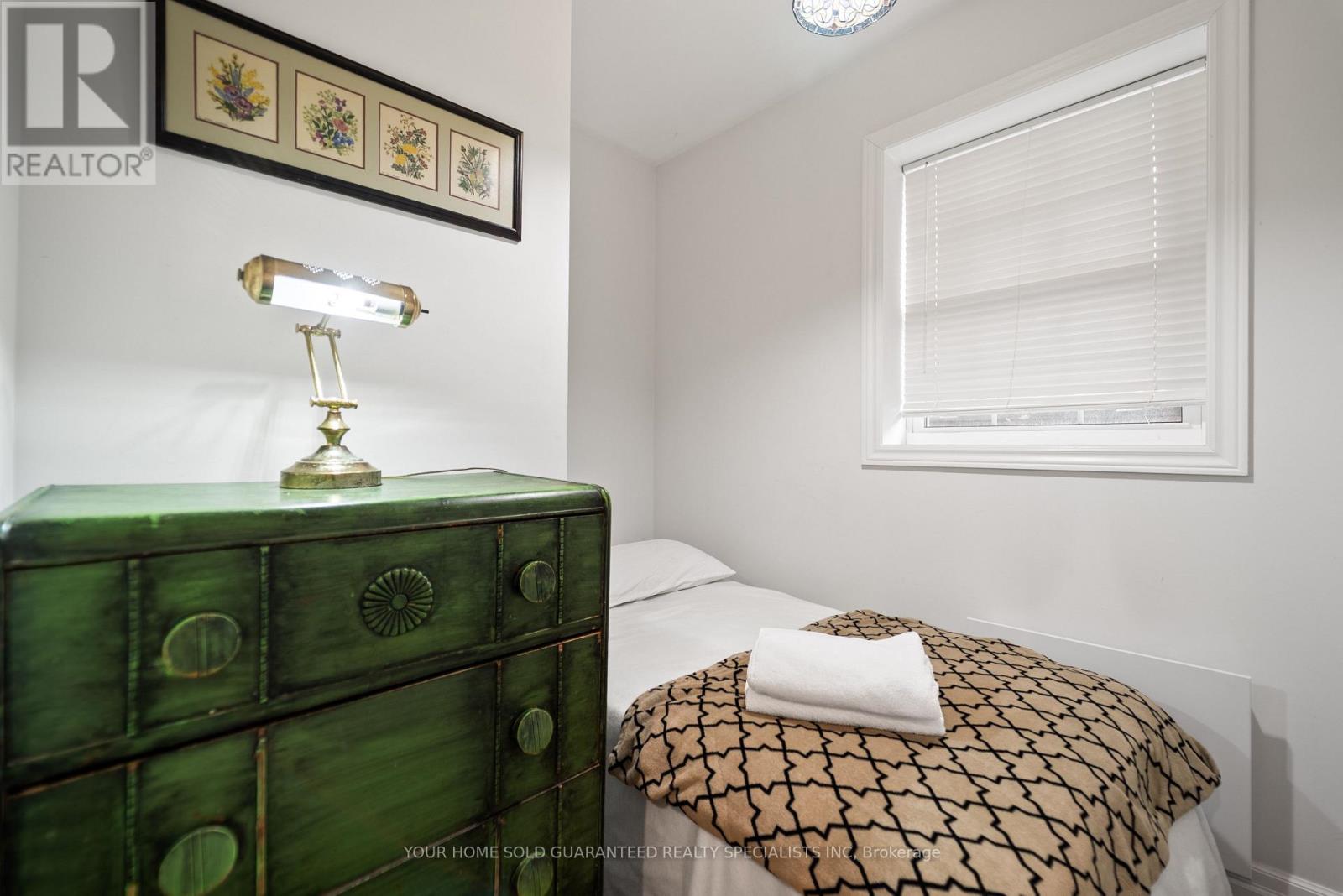 2014 Edinburg Drive, Burlington, Ontario  L7R 2C9 - Photo 31 - W12723608