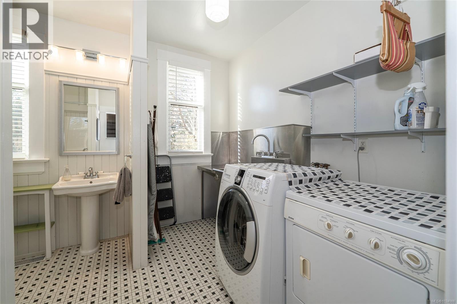 1270 Vista Hts, Victoria, British Columbia  V8T 2H8 - Photo 26 - 1024088