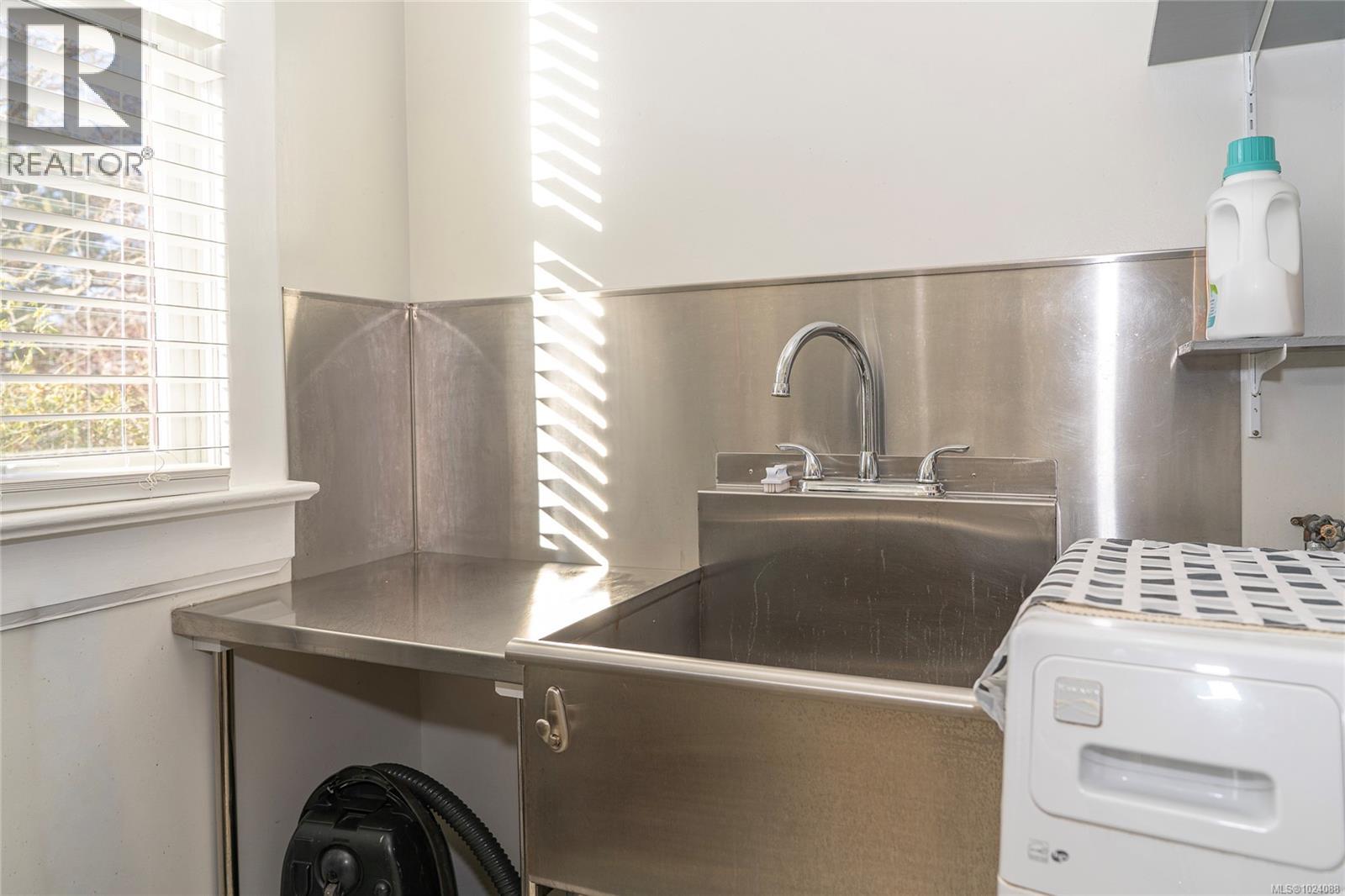 1270 Vista Hts, Victoria, British Columbia  V8T 2H8 - Photo 27 - 1024088