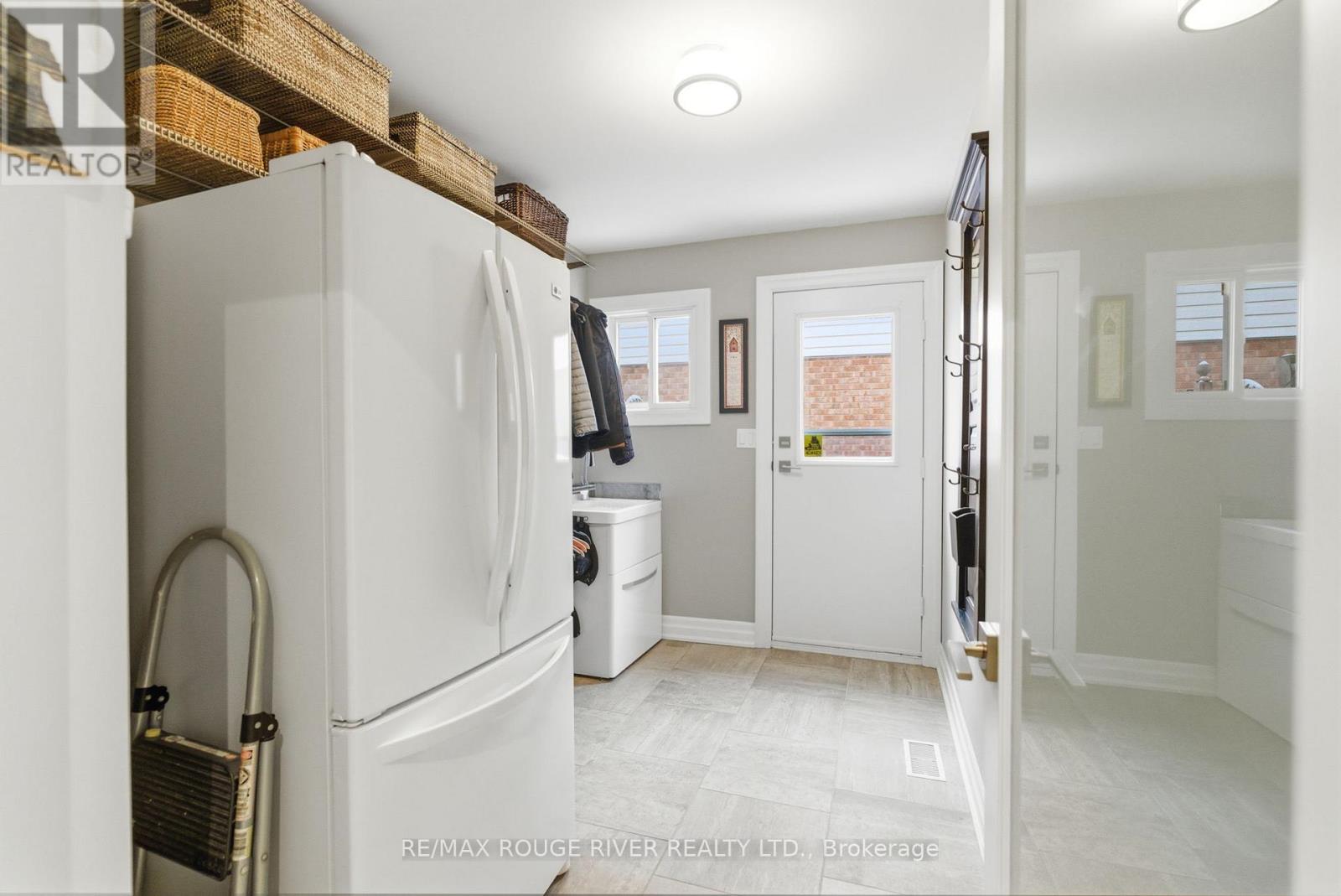 158 Pringle Drive, Whitby, Ontario  L1N 6K5 - Photo 18 - E12725382