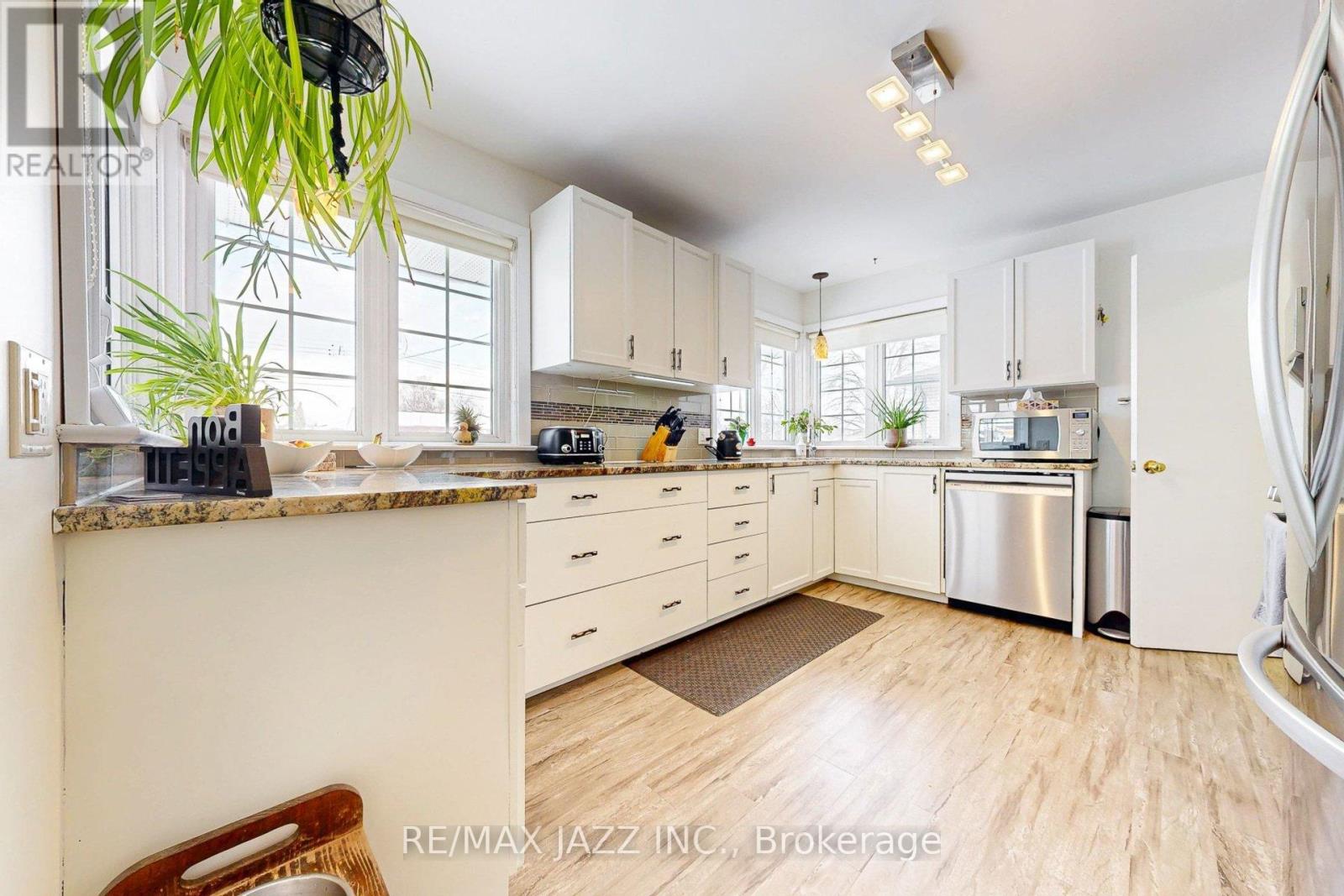 579 Bond Street E, Oshawa, Ontario L1G 1C3 - Photo 12 - E12725404