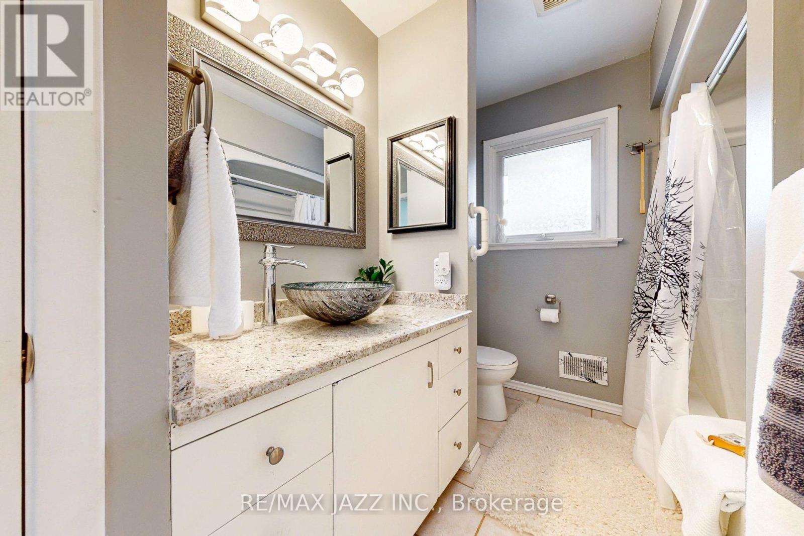 579 Bond Street E, Oshawa, Ontario L1G 1C3 - Photo 17 - E12725404