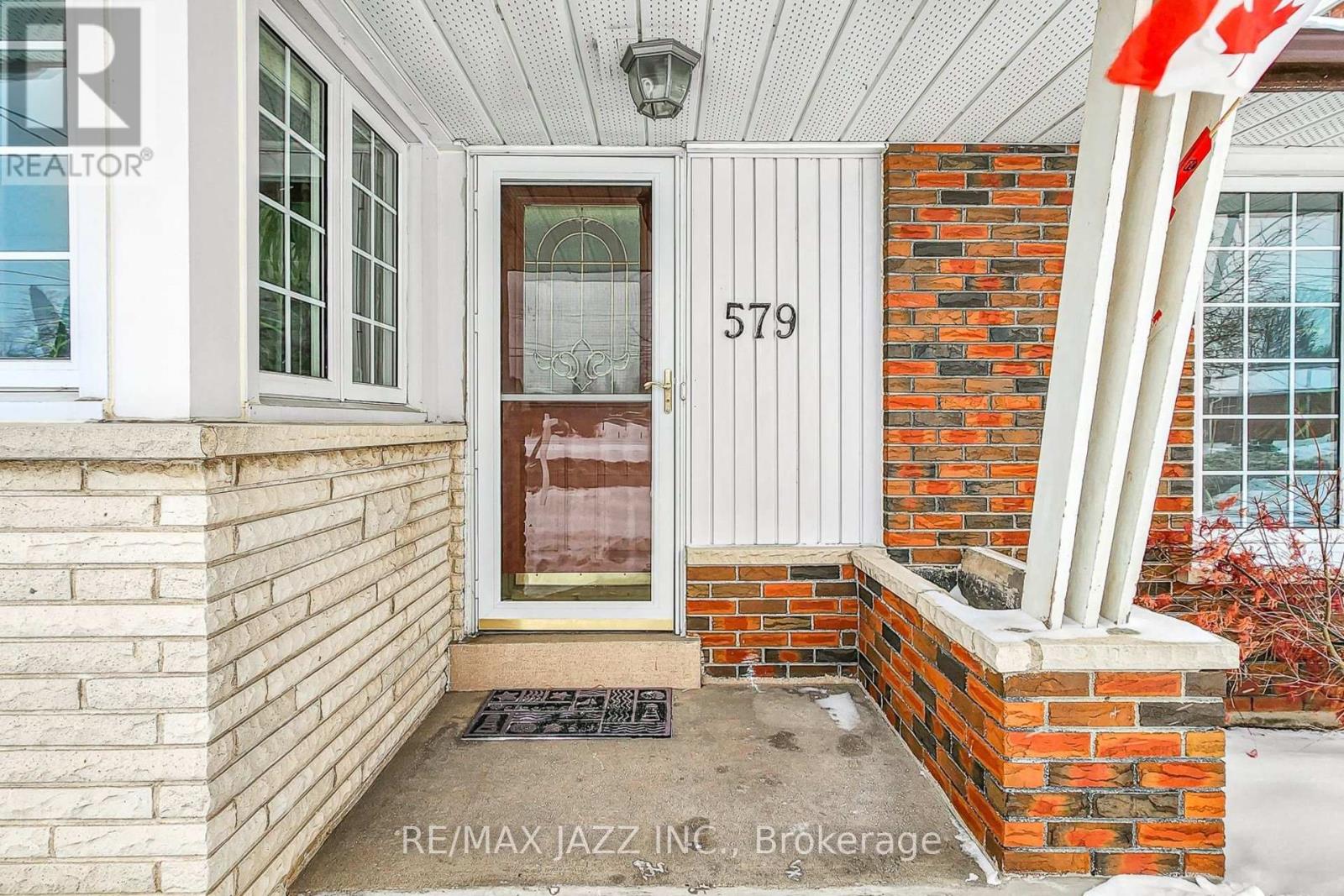 579 Bond Street E, Oshawa, Ontario L1G 1C3 - Photo 3 - E12725404