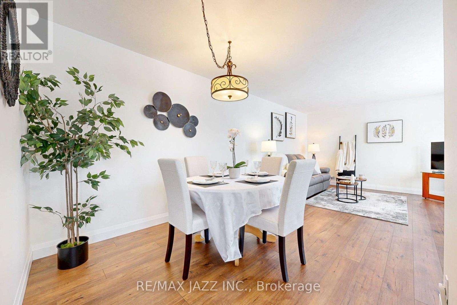 579 Bond Street E, Oshawa, Ontario L1G 1C3 - Photo 5 - E12725404