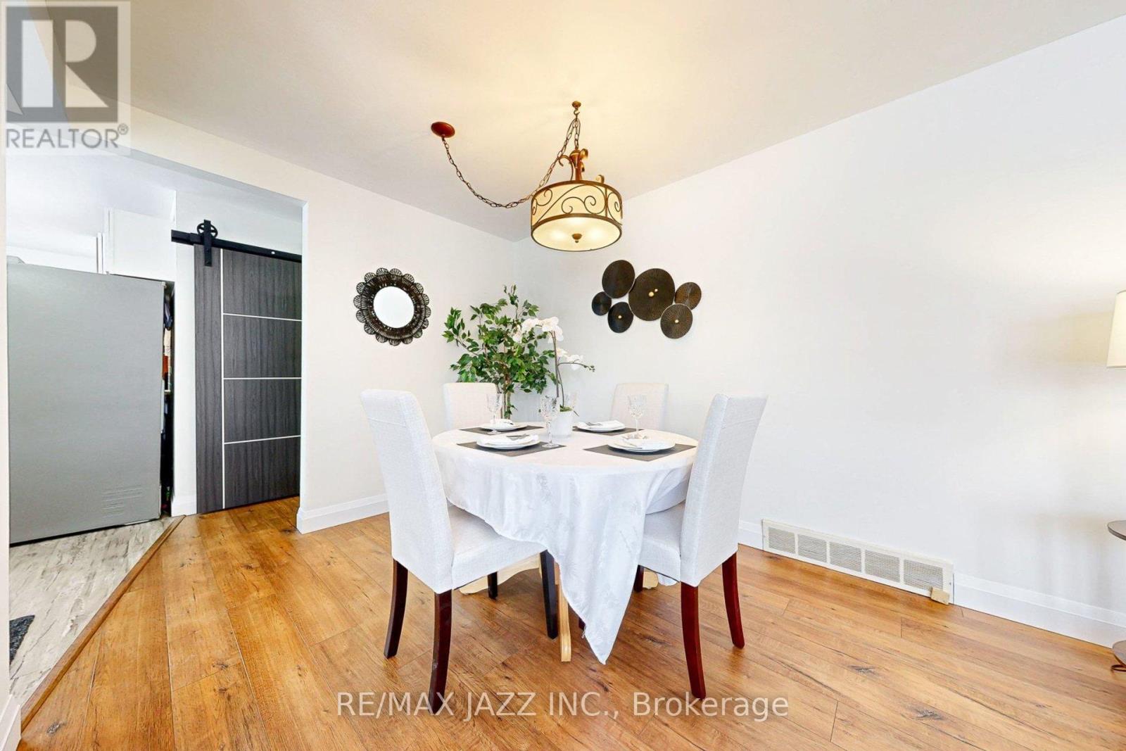 579 Bond Street E, Oshawa, Ontario L1G 1C3 - Photo 6 - E12725404