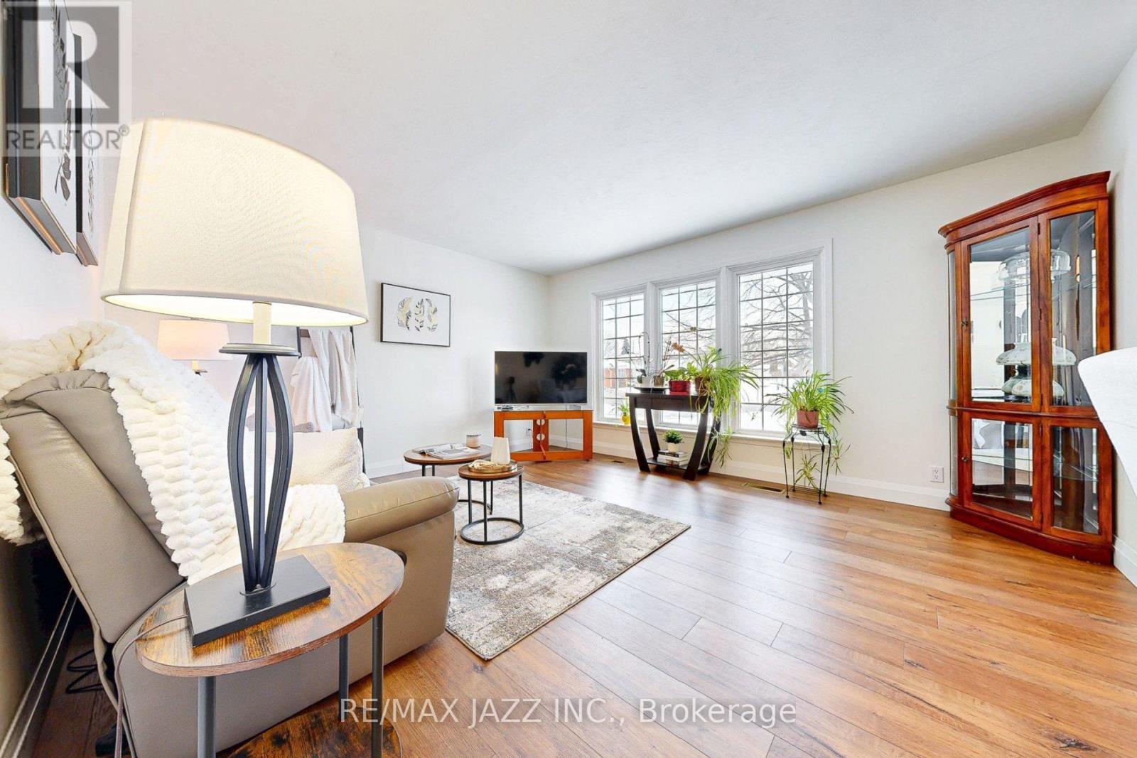 579 Bond Street E, Oshawa, Ontario L1G 1C3 - Photo 8 - E12725404