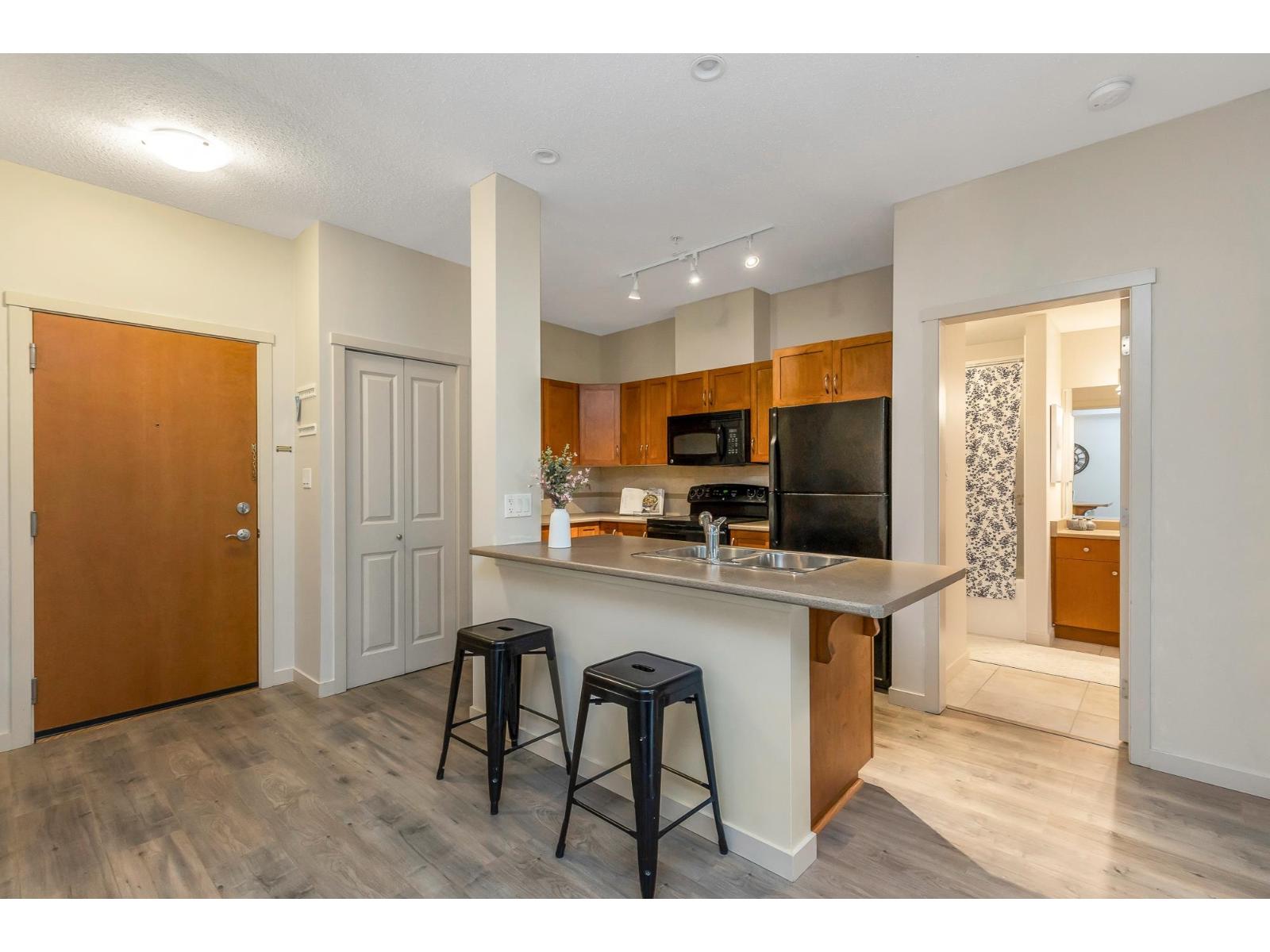 109 33338 E Bourquin Crescent, Abbotsford, British Columbia V2S 1Y1 - Photo 6 - R3082213