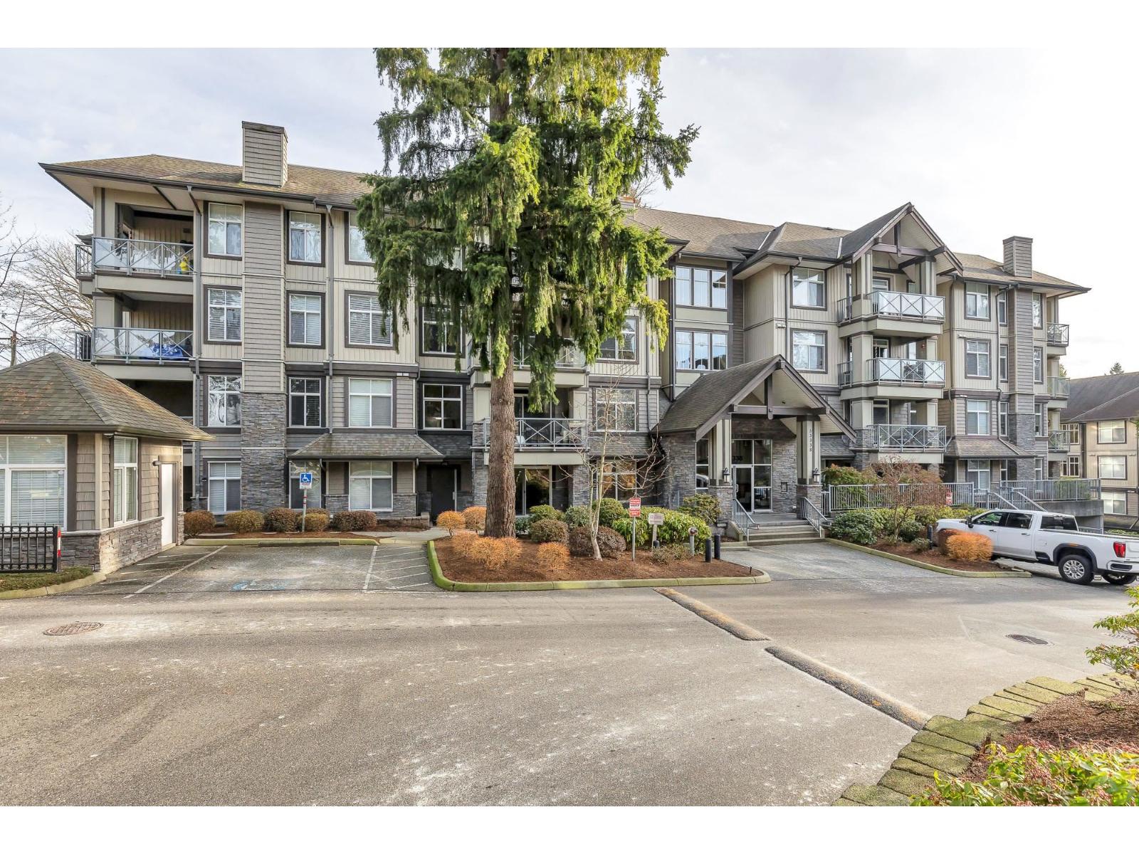 109 33338 E Bourquin Crescent, Abbotsford, British Columbia V2S 1Y1 - Photo 2 - R3082213