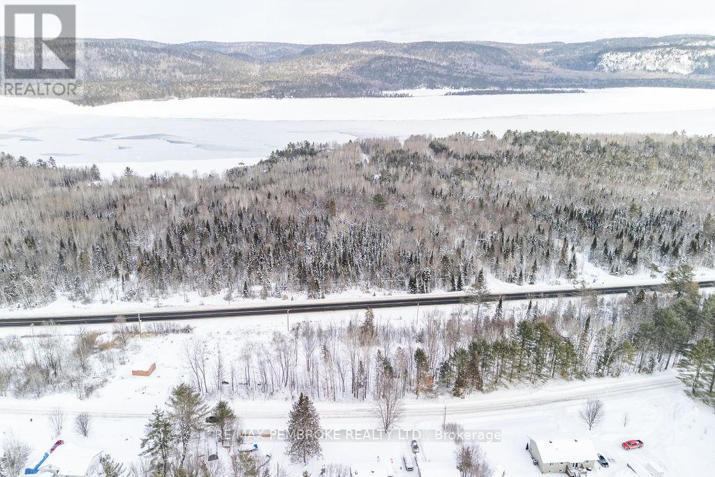 88 Lance Road, Laurentian Hills, Ontario K0J 1P0 - Photo 5 - X12725442