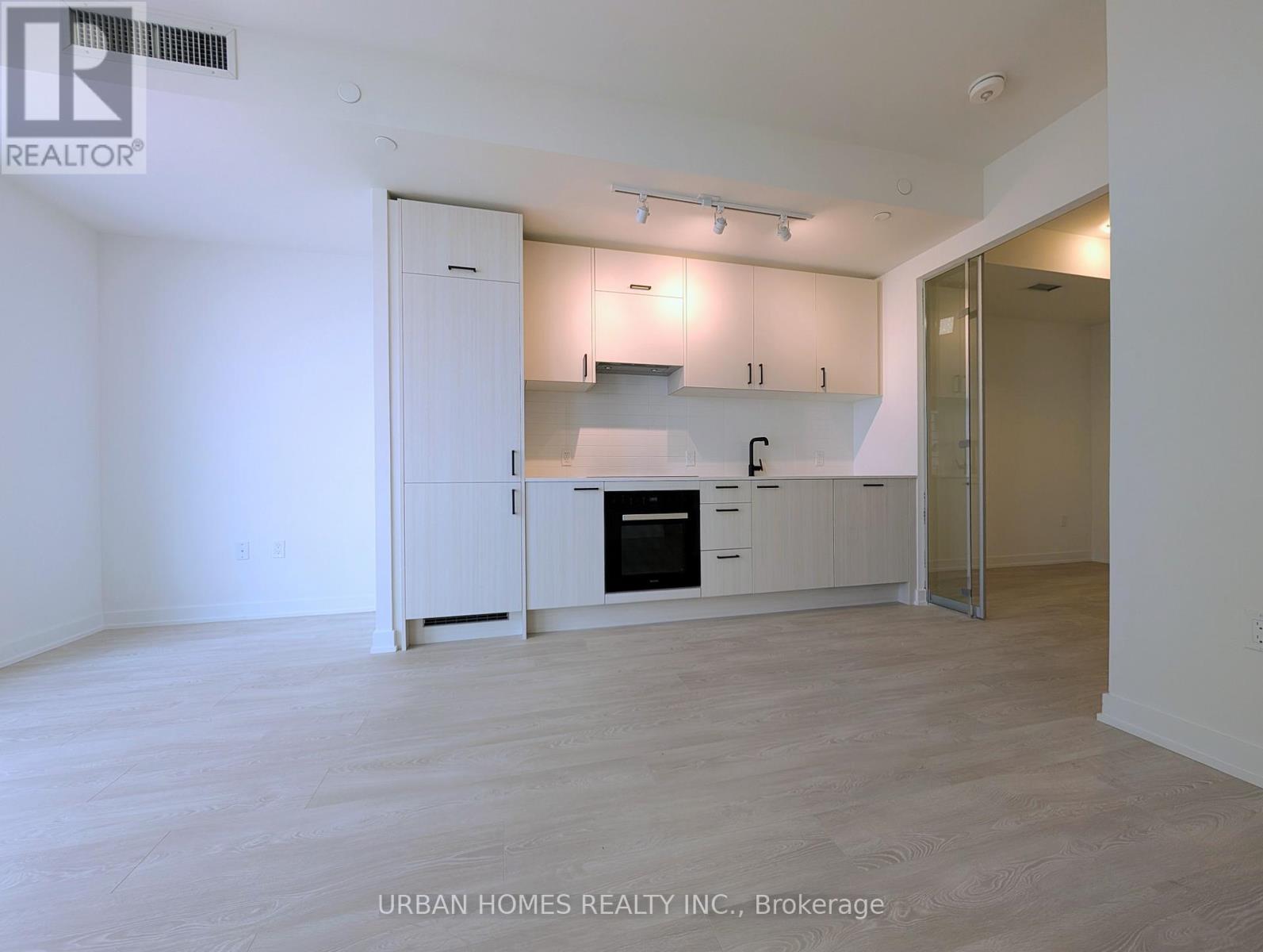 801 - 1 Quarrington Lane, Toronto, Ontario  M3C 0S4 - Photo 4 - C12725508