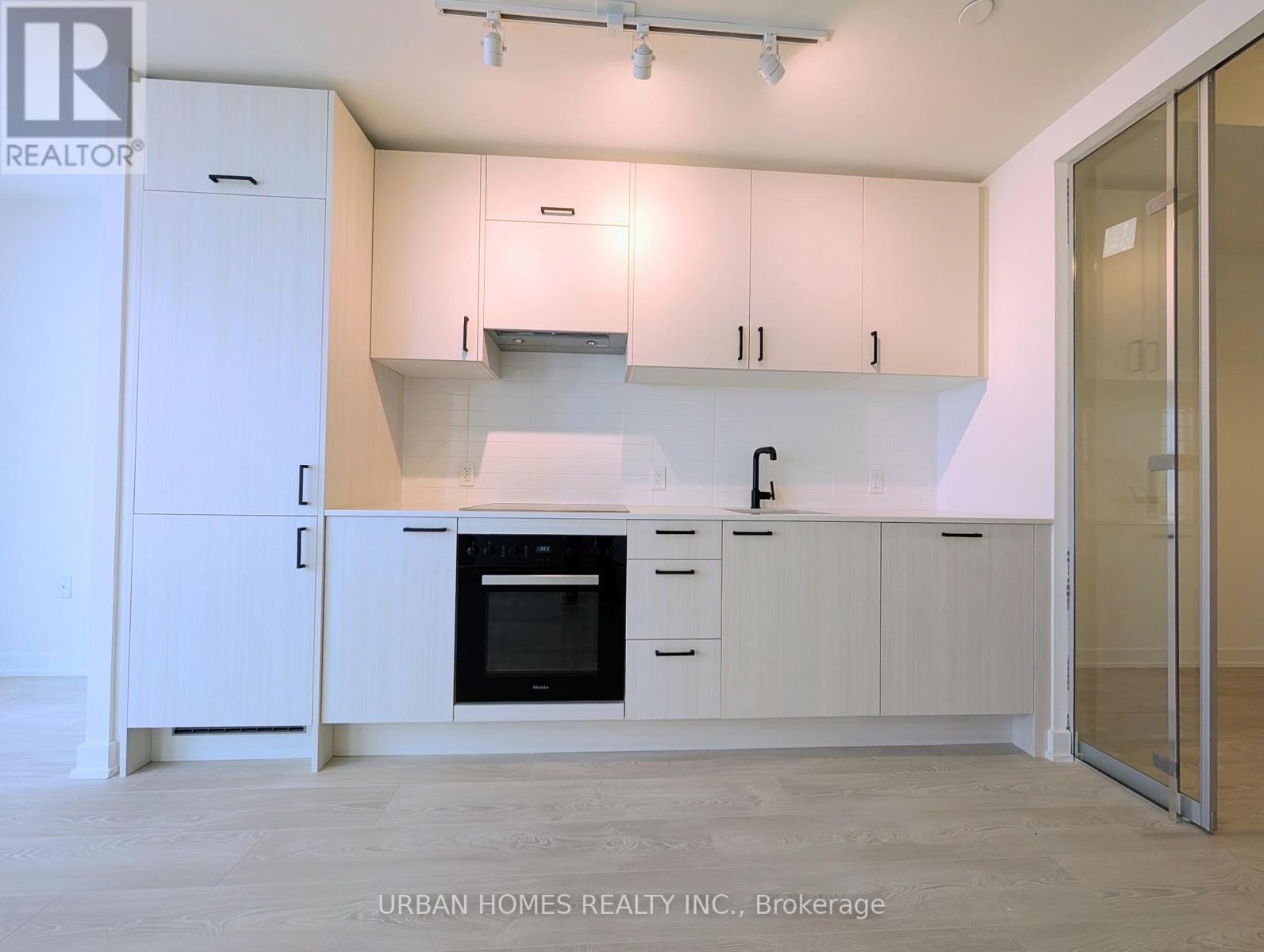 801 - 1 Quarrington Lane, Toronto, Ontario  M3C 0S4 - Photo 5 - C12725508