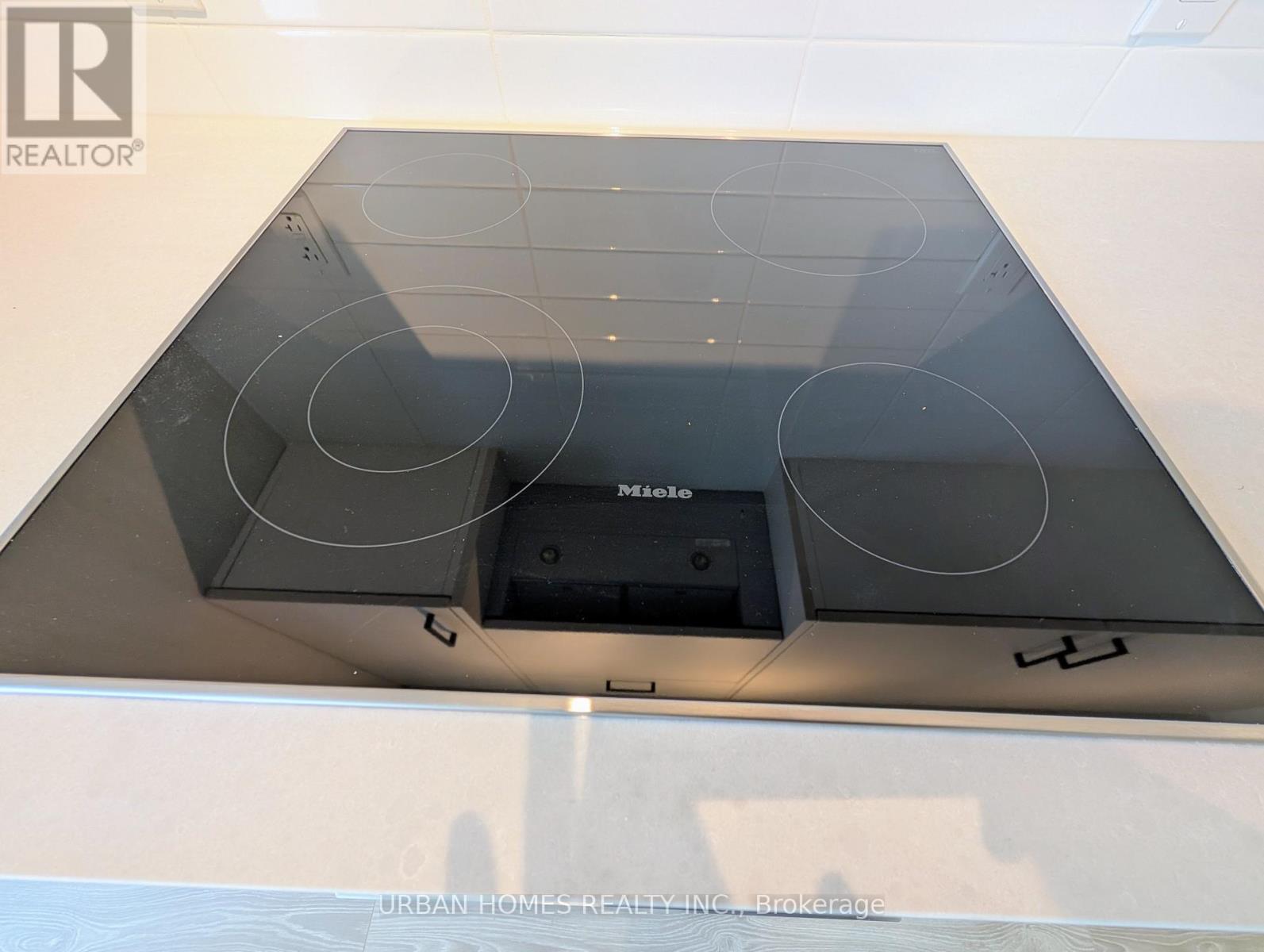 801 - 1 Quarrington Lane, Toronto, Ontario  M3C 0S4 - Photo 6 - C12725508