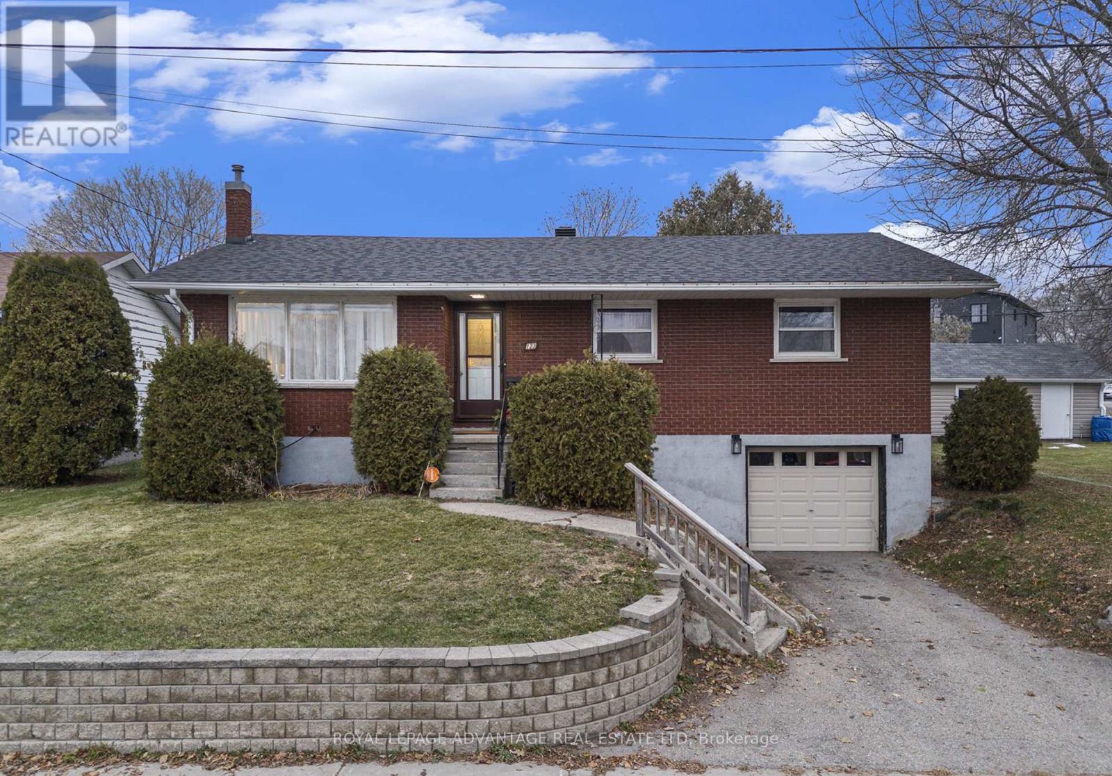 123 QUEEN STREET, Smiths Falls, Ontario