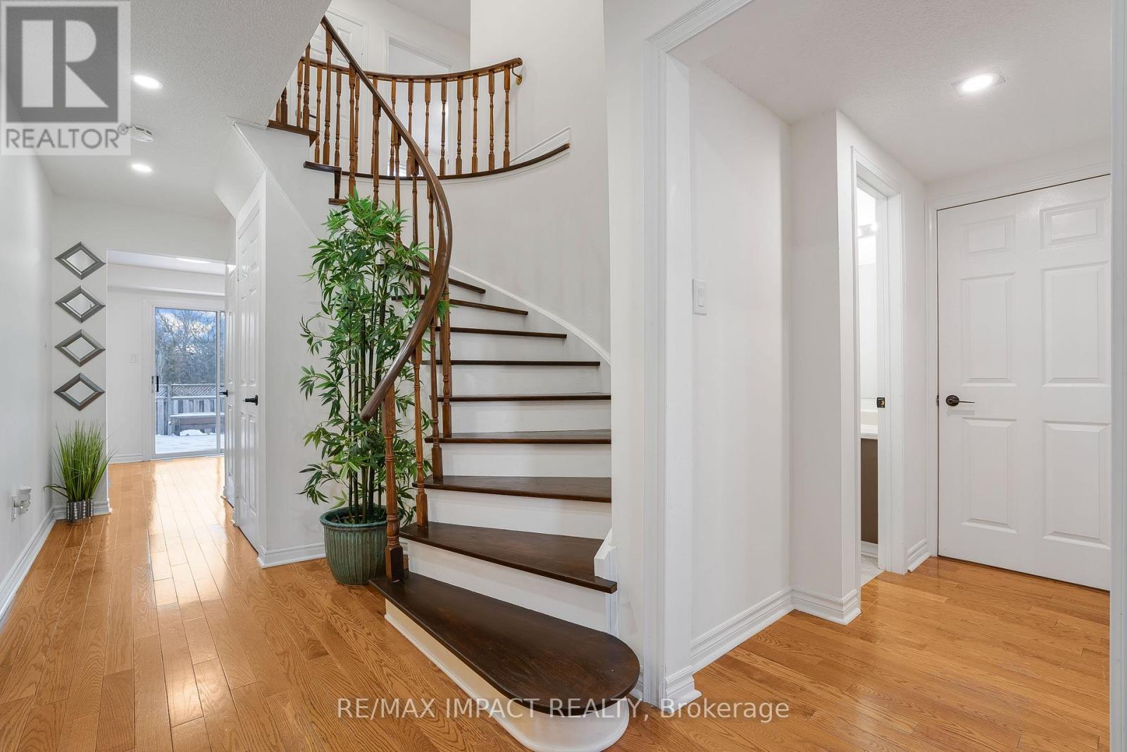 56 Calverley Trail, Toronto, Ontario  M1C 3K2 - Photo 4 - E12725294