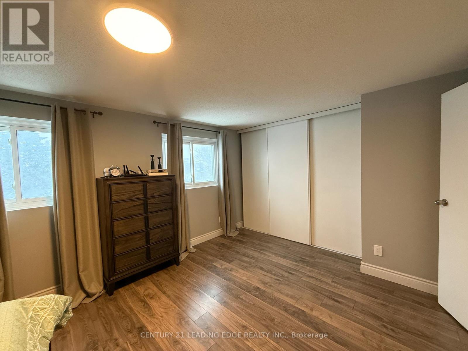 Upper - 998 Southgate Drive, Oshawa, Ontario  L1H 8A1 - Photo 12 - E12725446