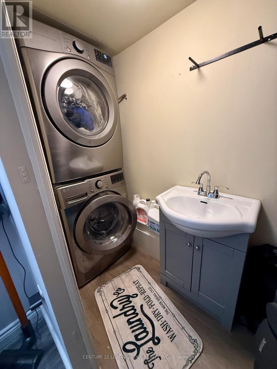 Upper - 998 Southgate Drive, Oshawa, Ontario  L1H 8A1 - Photo 17 - E12725446