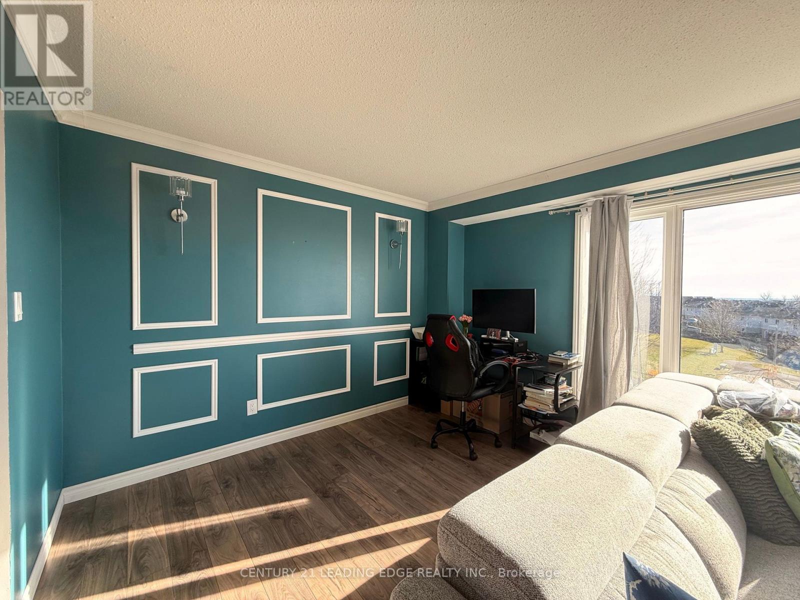 Upper - 998 Southgate Drive, Oshawa, Ontario  L1H 8A1 - Photo 5 - E12725446