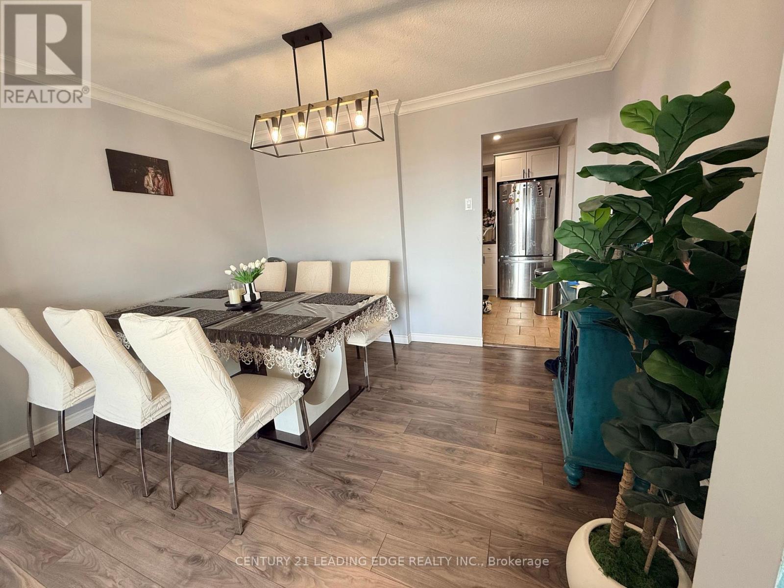 Upper - 998 Southgate Drive, Oshawa, Ontario  L1H 8A1 - Photo 9 - E12725446