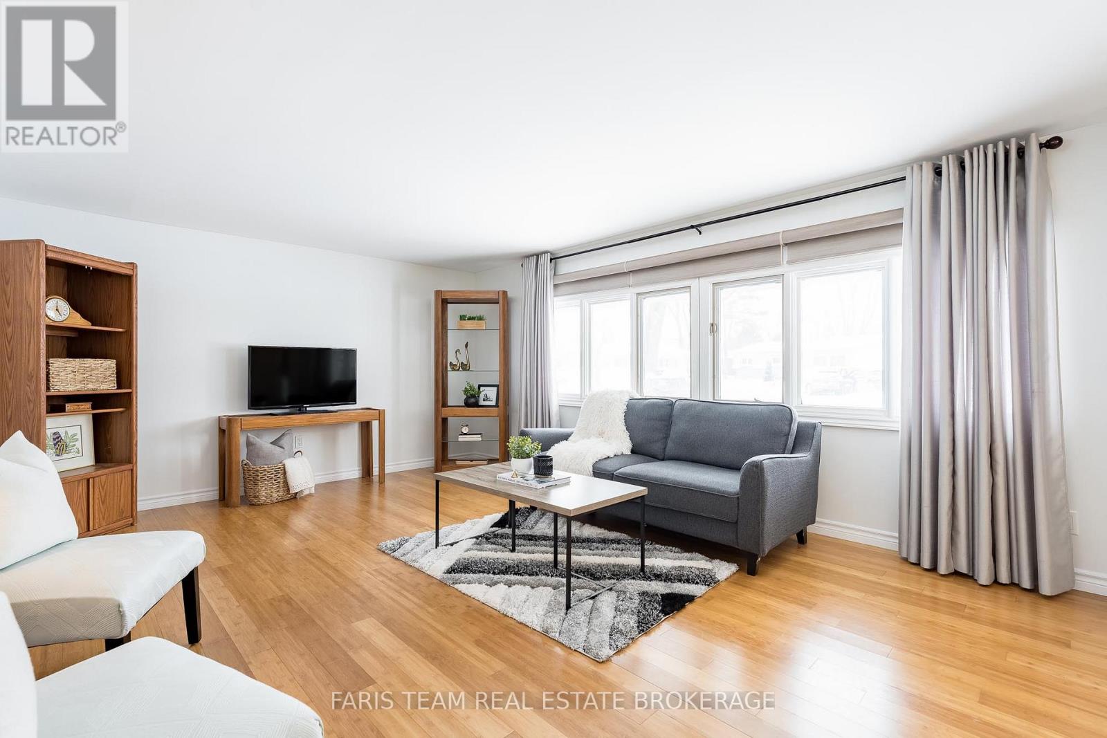 25 Recreation Drive, Innisfil, Ontario  L9S 1N5 - Photo 10 - N12725438