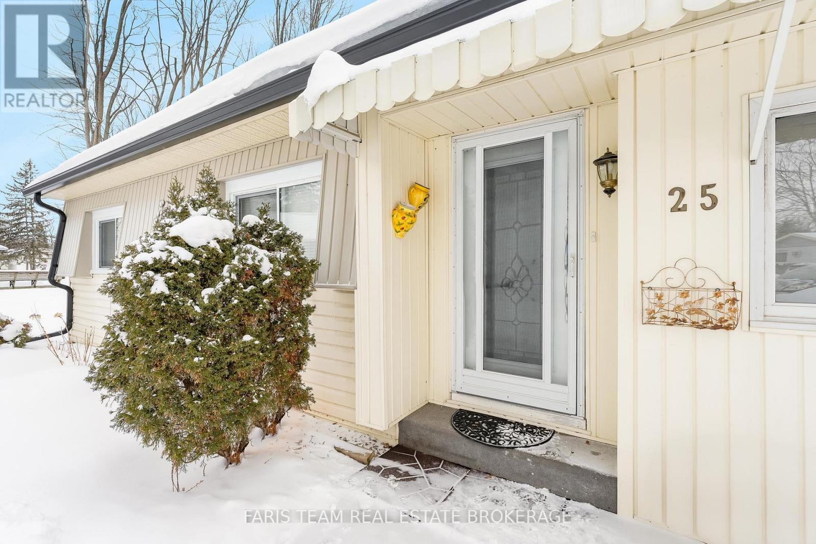 25 Recreation Drive, Innisfil, Ontario  L9S 1N5 - Photo 3 - N12725438