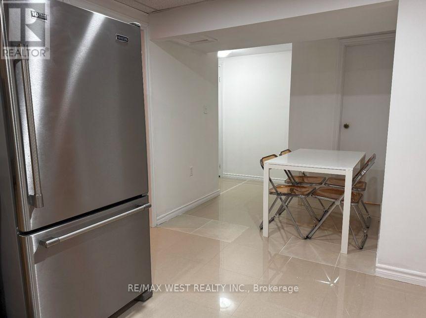 16 Milne Lane, Markham, Ontario  L3P 1C7 - Photo 6 - N12725476