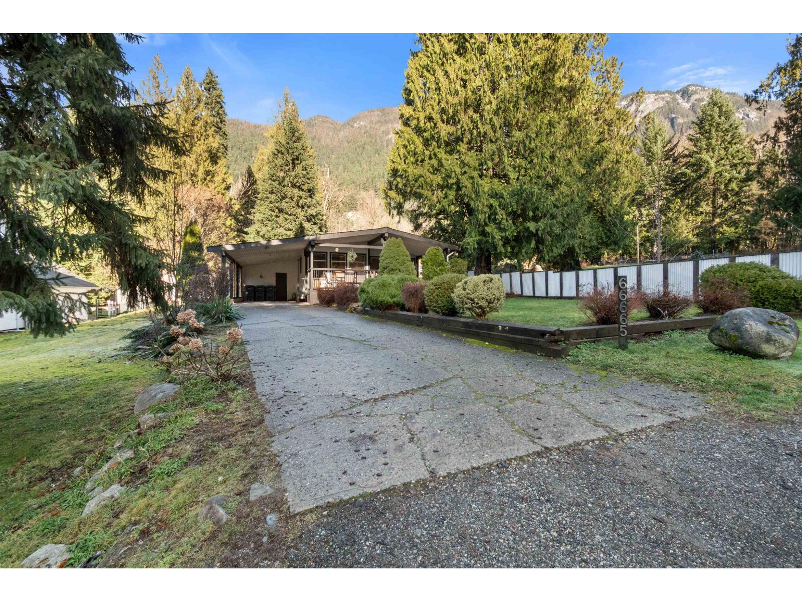 66665 Stephens Road, Kawkawa Lake, Hope, British Columbia  V0X 1L1 - Photo 3 - R3082095