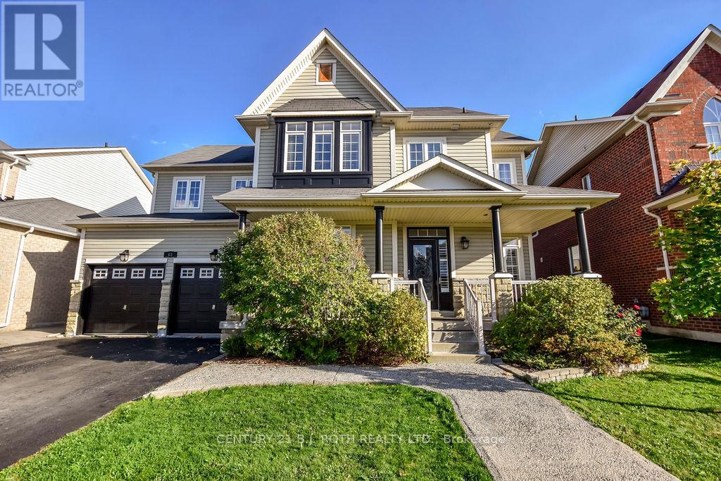 63 The Queensway, Barrie, Ontario  L4M 7J3 - Photo 2 - S12725428