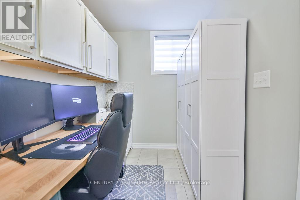 63 The Queensway, Barrie, Ontario  L4M 7J3 - Photo 22 - S12725428