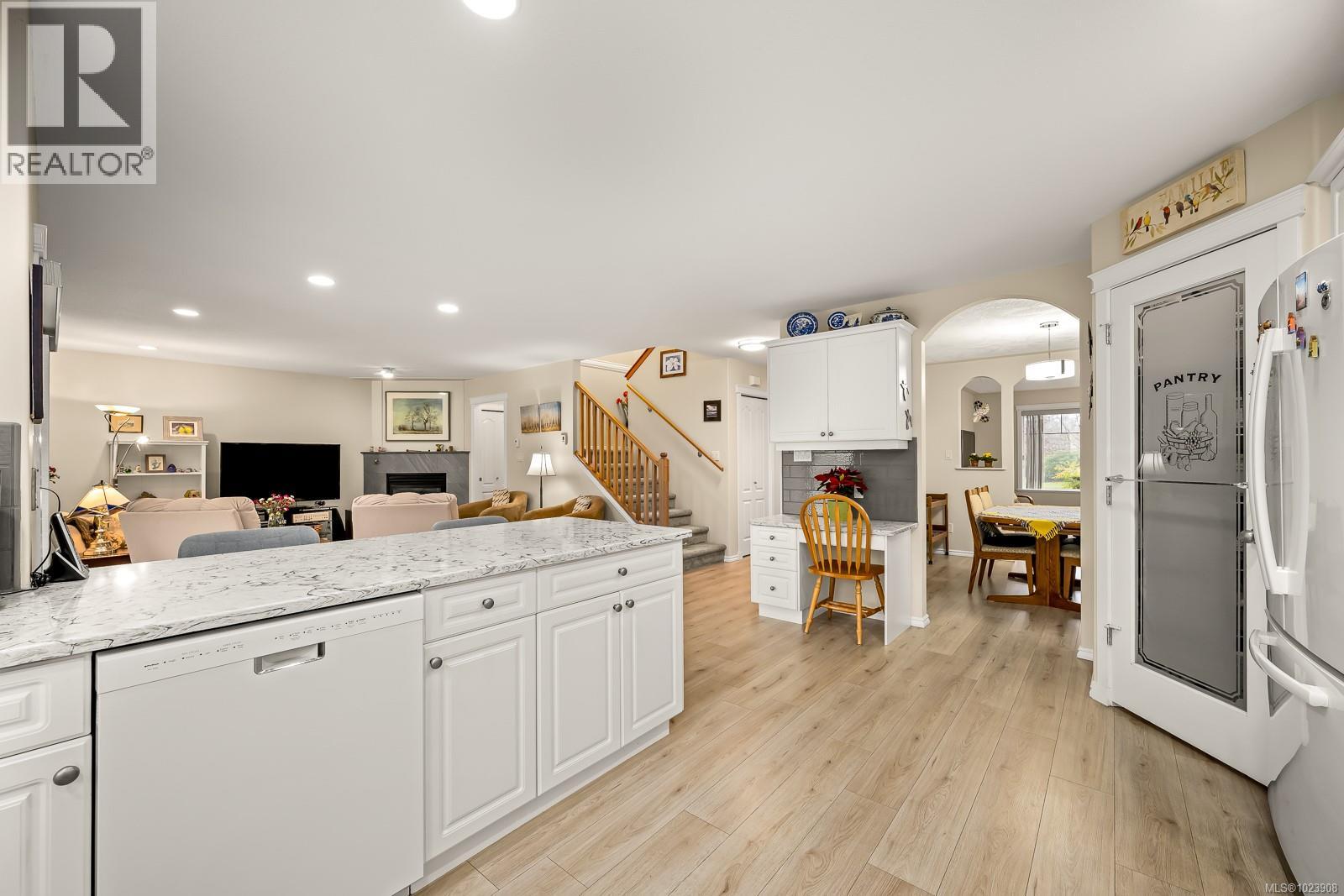 2480 Kinross Pl, Courtenay, British Columbia  V9N 1Y2 - Photo 5 - 1023908