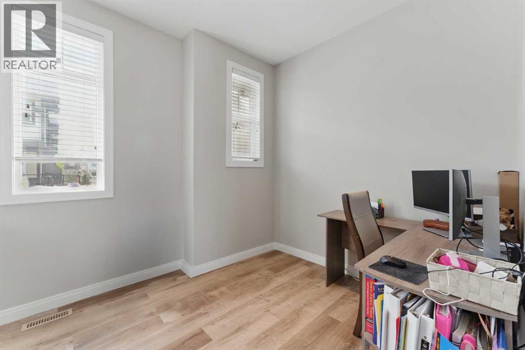 815 85 Street Sw, Calgary, Alberta  T3H 1W7 - Photo 11 - A2268379