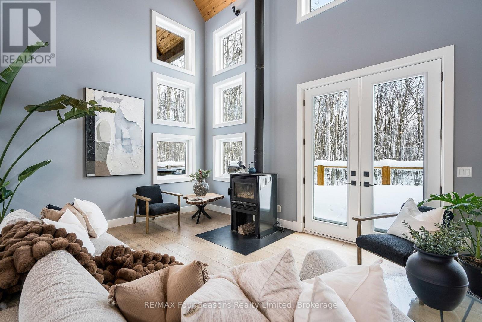 589108 Grey Road 19, Blue Mountains, Ontario  N0H 2E0 - Photo 5 - X12443335