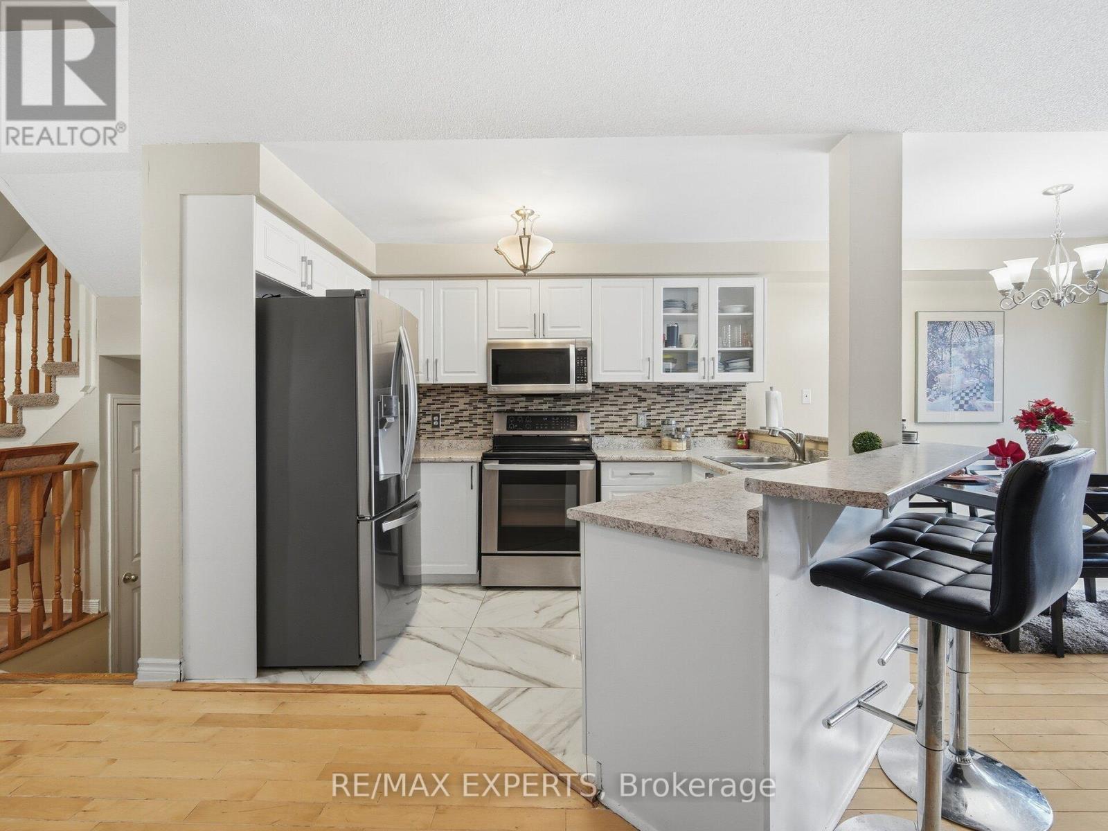 70 Twin Pines Crescent, Brampton, Ontario  L7A 1M8 - Photo 10 - W12725342