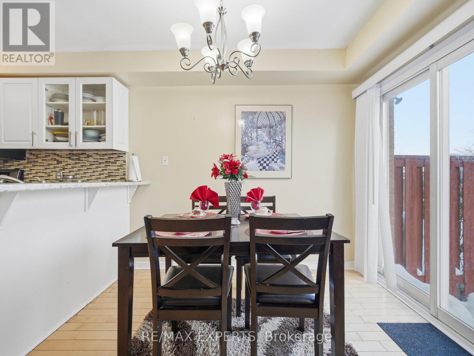 70 Twin Pines Crescent, Brampton, Ontario  L7A 1M8 - Photo 17 - W12725342