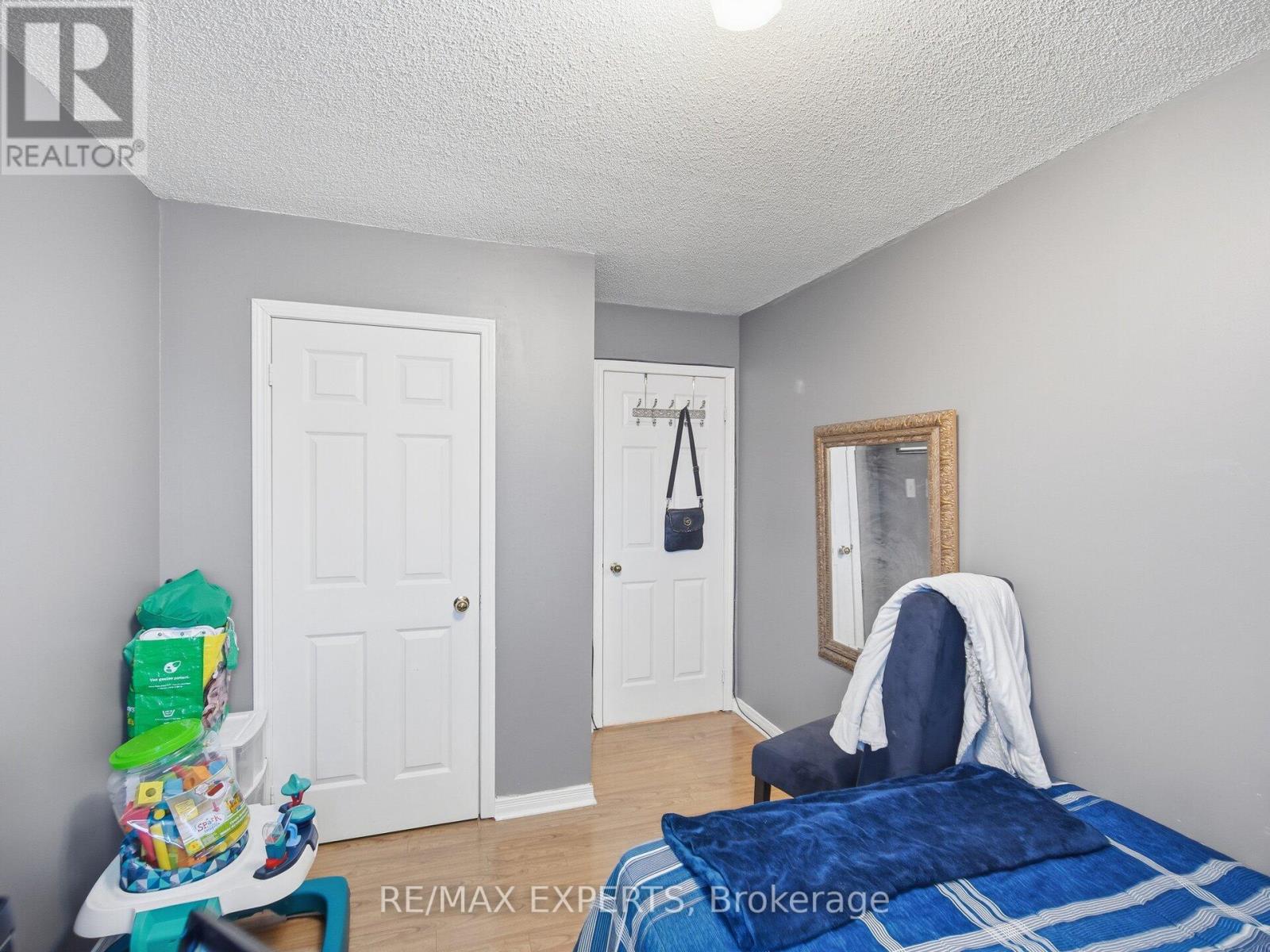 70 Twin Pines Crescent, Brampton, Ontario  L7A 1M8 - Photo 27 - W12725342