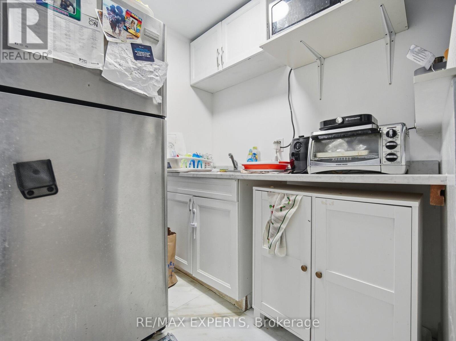 70 Twin Pines Crescent, Brampton, Ontario  L7A 1M8 - Photo 39 - W12725342