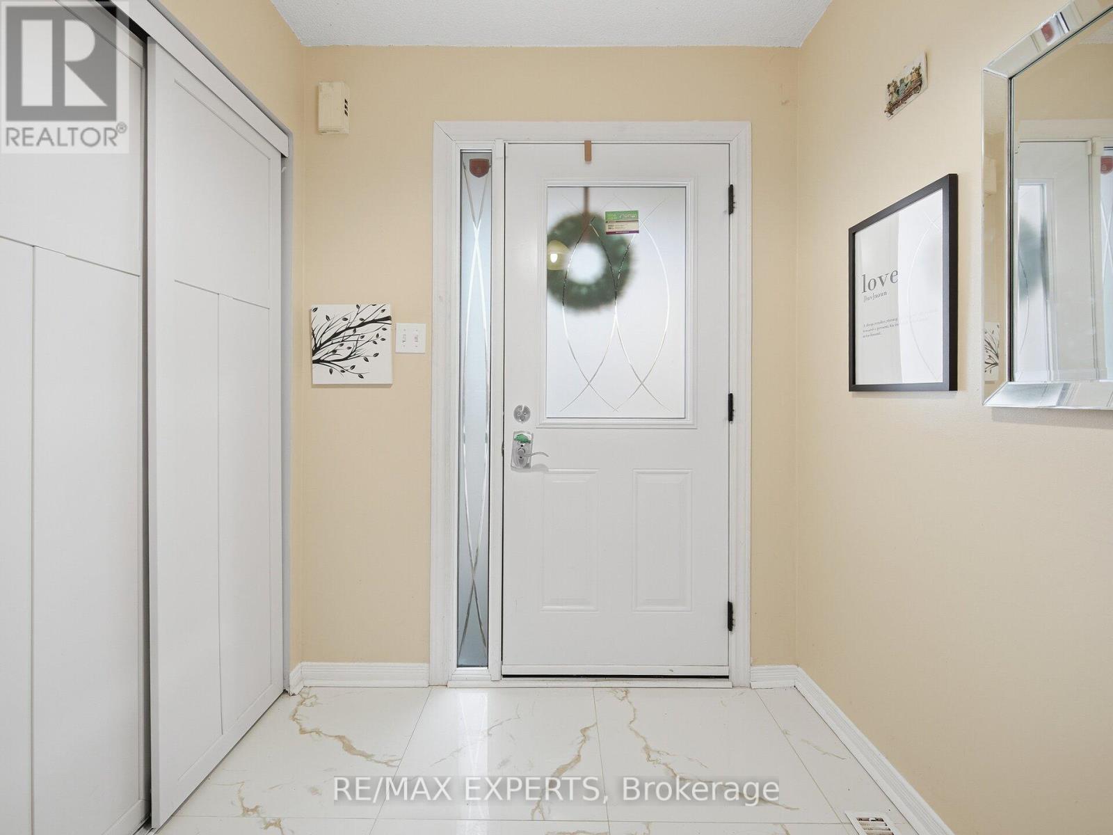 70 Twin Pines Crescent, Brampton, Ontario  L7A 1M8 - Photo 6 - W12725342