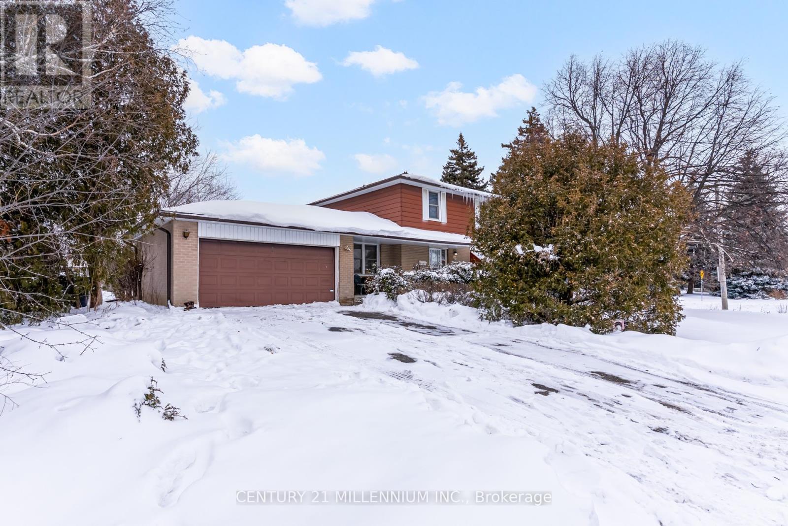 2 Durham Crescent, Brampton, Ontario  L6T 2X6 - Photo 1 - W12725370