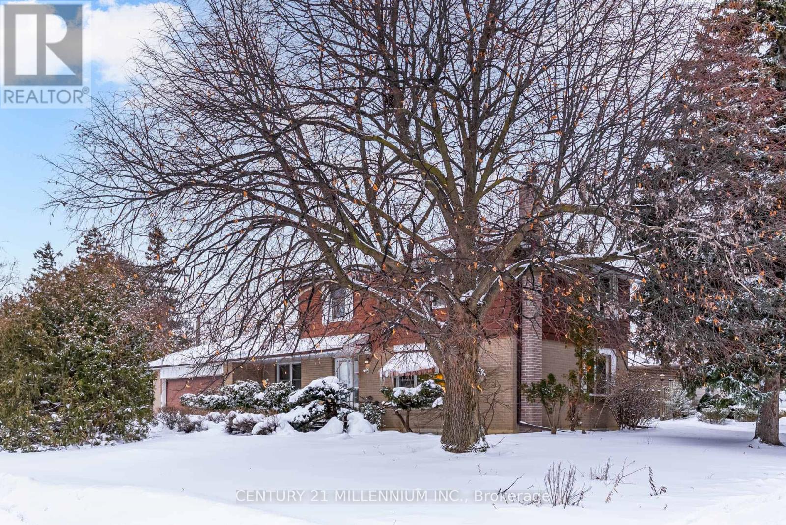 2 Durham Crescent, Brampton, Ontario  L6T 2X6 - Photo 3 - W12725370