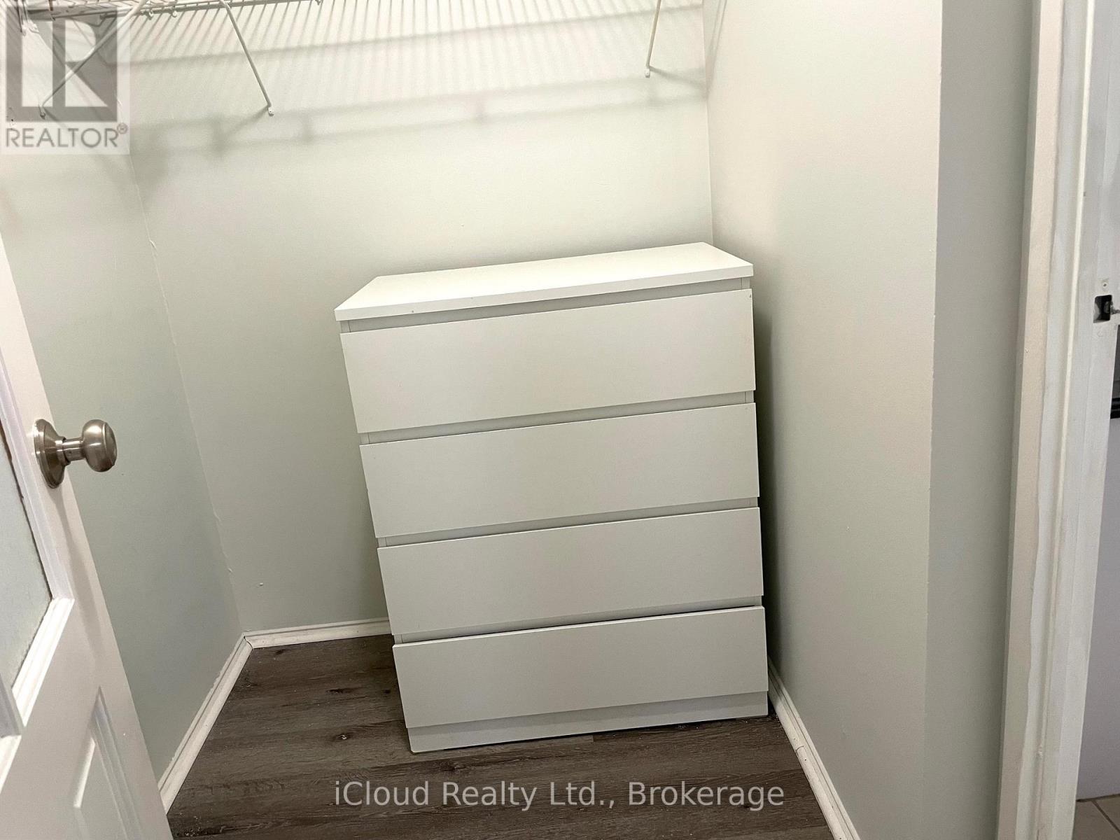 3208 - 3650 Kaneff Crescent, Mississauga, Ontario L5A 4A1 - Photo 12 - W12725378