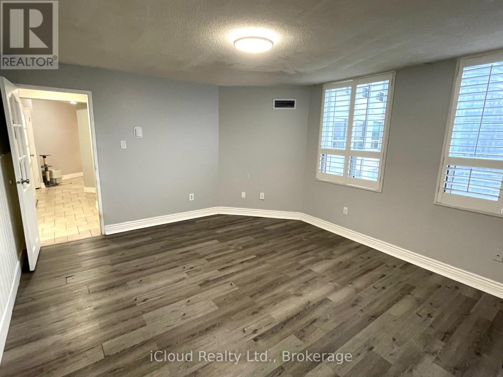 3208 - 3650 Kaneff Crescent, Mississauga, Ontario L5A 4A1 - Photo 6 - W12725378