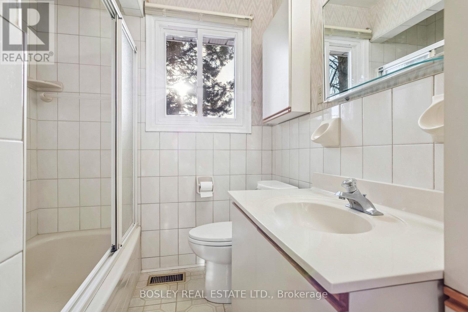 11 Forty First Street, Toronto, Ontario  M8W 3N4 - Photo 14 - W12725448