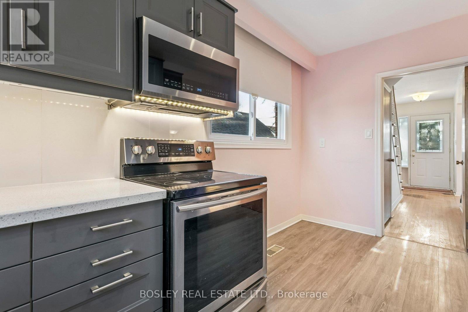 11 Forty First Street, Toronto, Ontario  M8W 3N4 - Photo 8 - W12725448