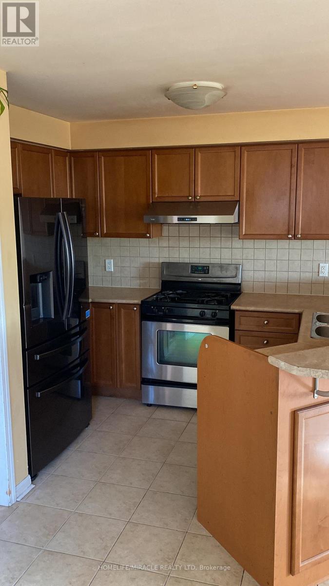 72 Coachlight Crescent, Brampton, Ontario  L6P 2Y8 - Photo 8 - W12725462