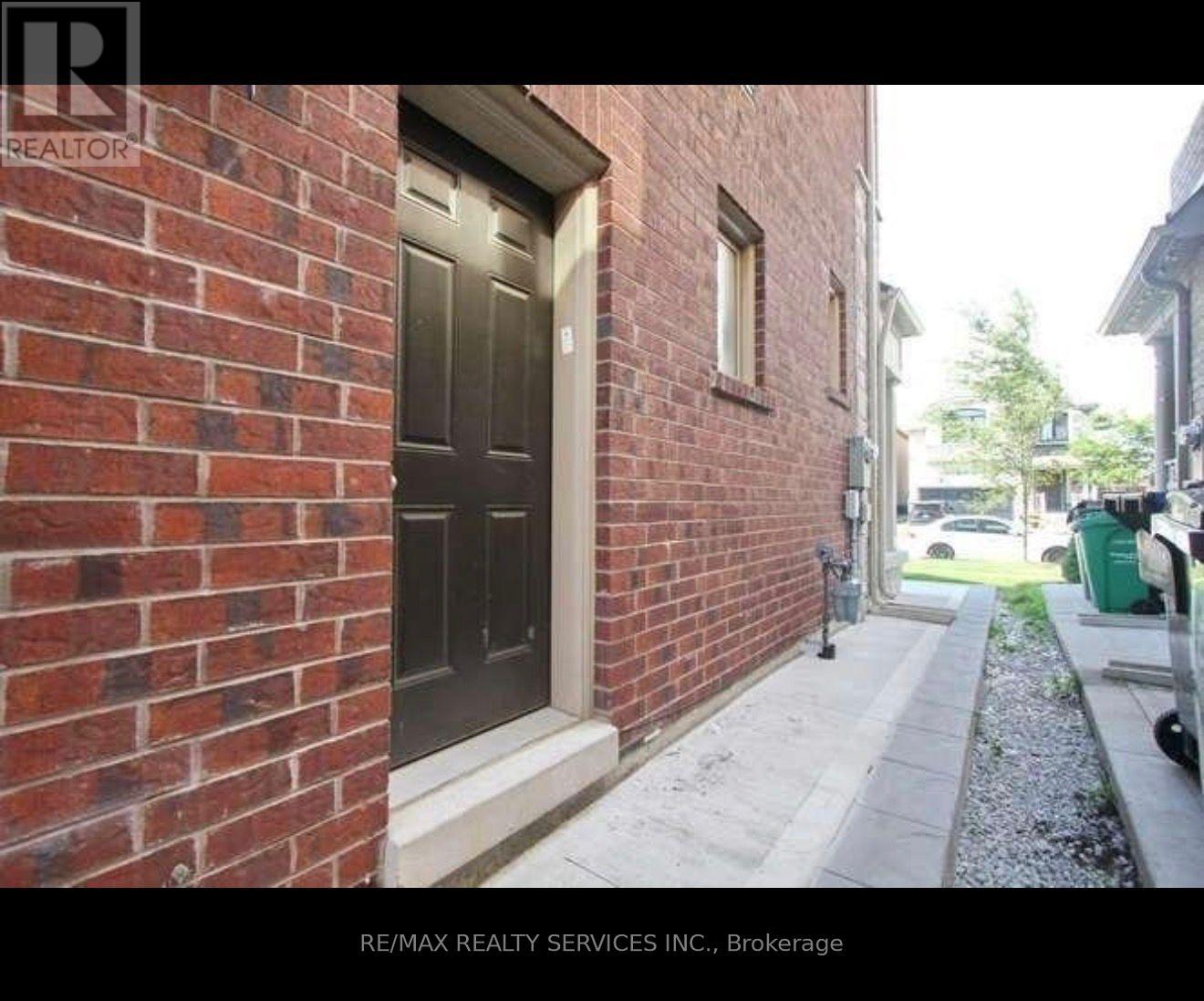 54 Andretti Crescent, Brampton, Ontario  L6X 5G6 - Photo 2 - W12725466