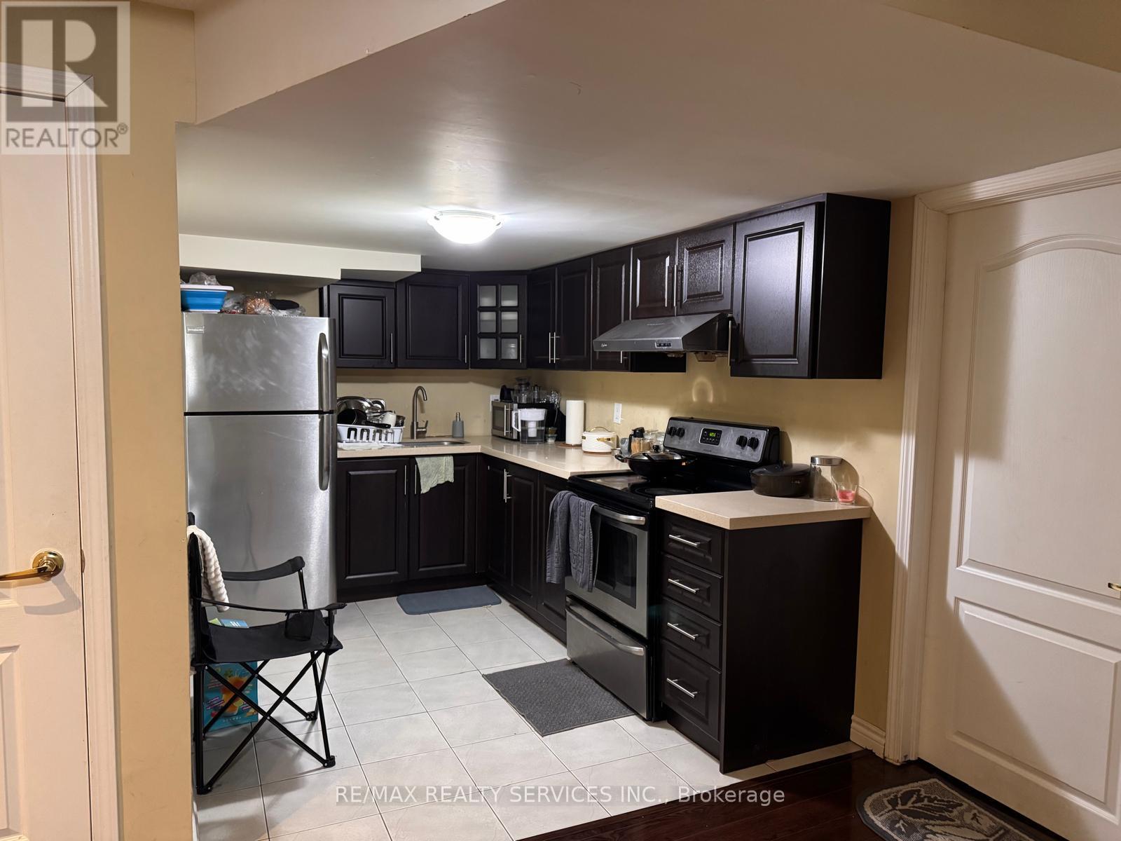 54 Andretti Crescent, Brampton, Ontario  L6X 5G6 - Photo 4 - W12725466